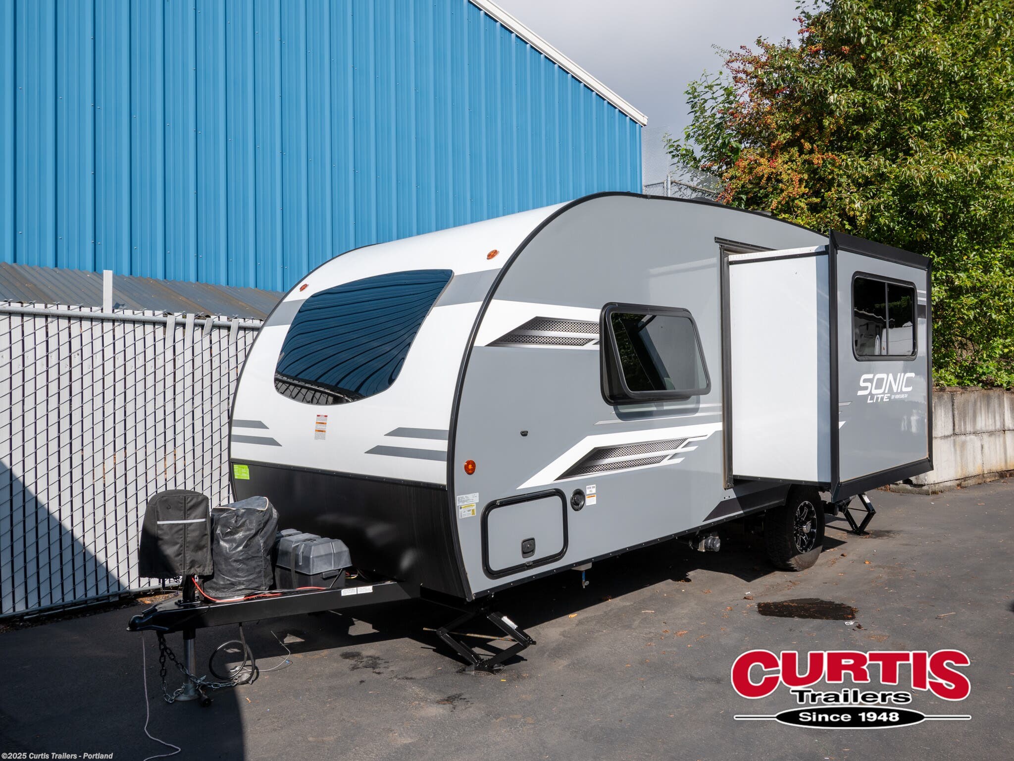 Used 2023 Venture RV Sonic Lite 169VRK available in Portland, Oregon