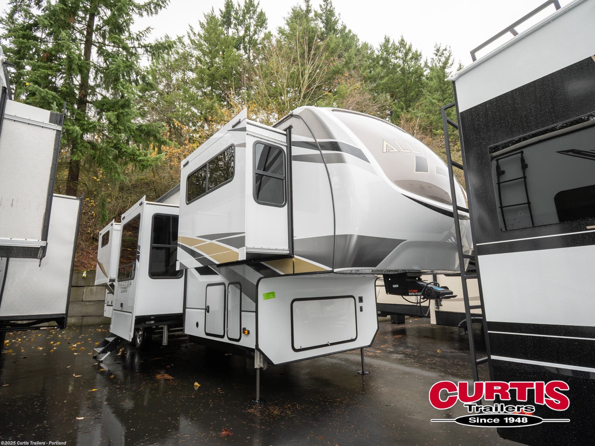 Used 2022 Alliance RV Paradigm 385FL available in Portland, Oregon
