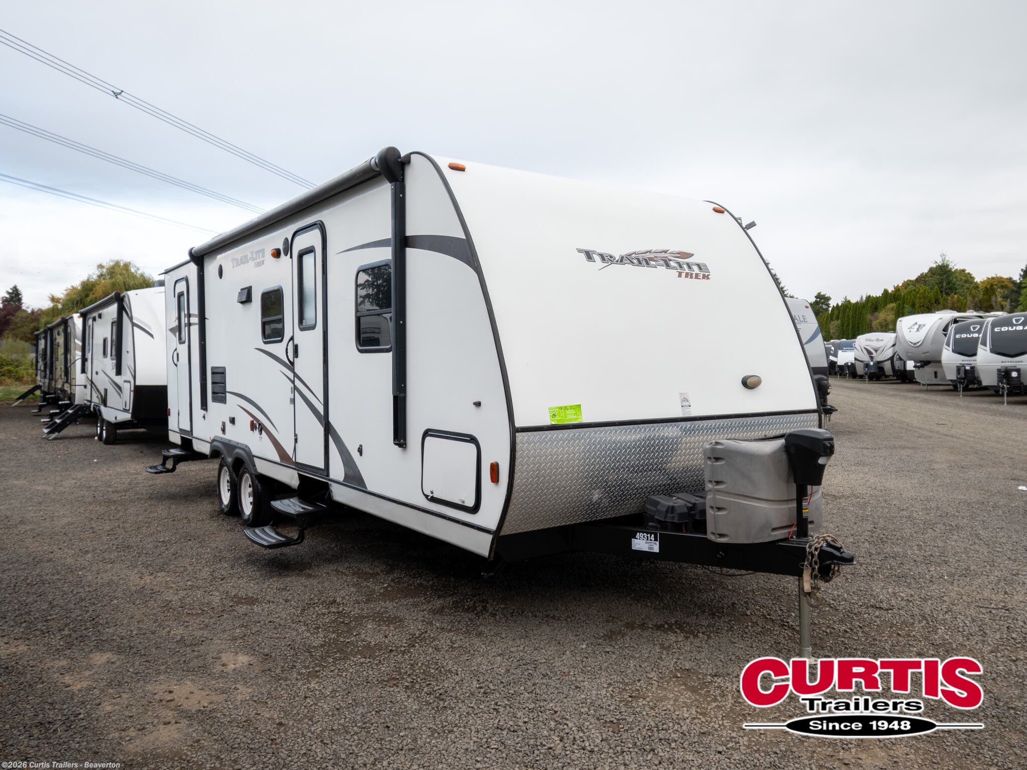 Used 2013 R-Vision Trail-Lite Trek 272BHS available in Beaverton, Oregon