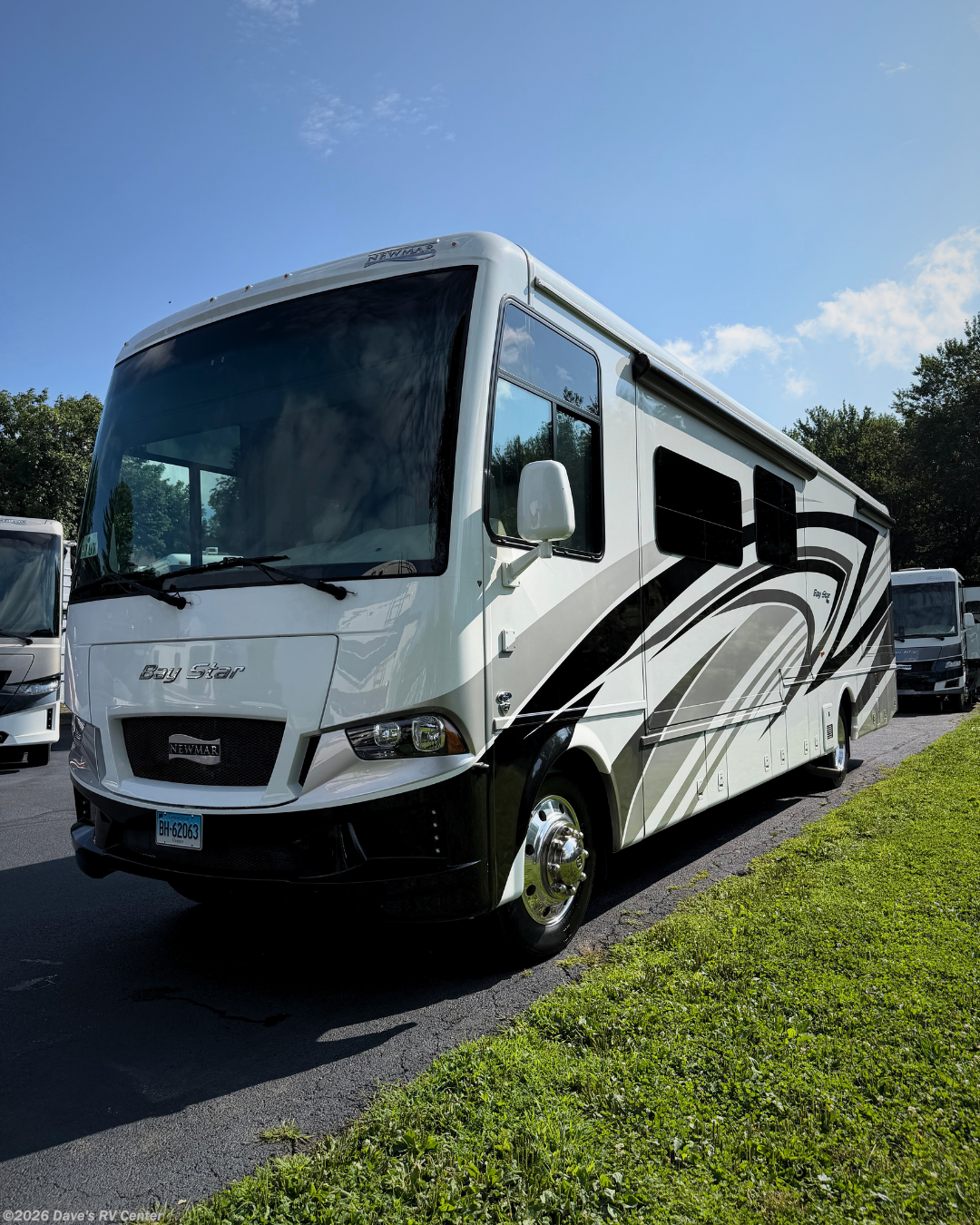 Used 2022 Newmar Bay Star 3626 available in Danbury, Connecticut