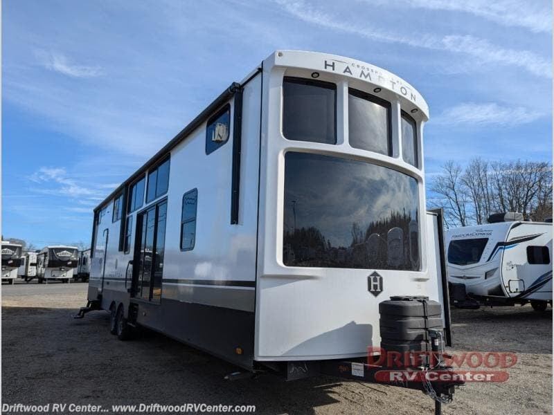 New 2025 CrossRoads Hampton 390PVL available in Clermont, New Jersey