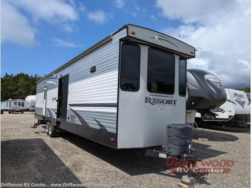 Used 2017 Heartland Resort 41FK available in Clermont, New Jersey