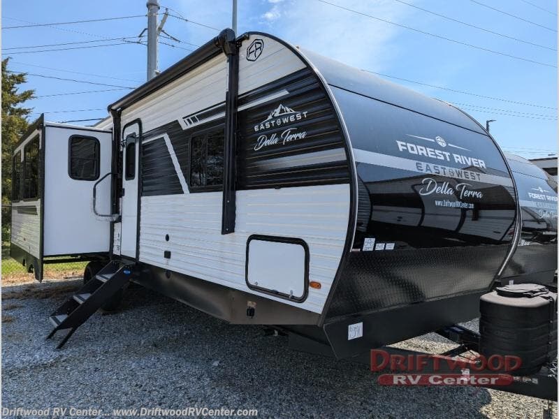 New 2026 East to West Della Terra 272RL available in Clermont, New Jersey
