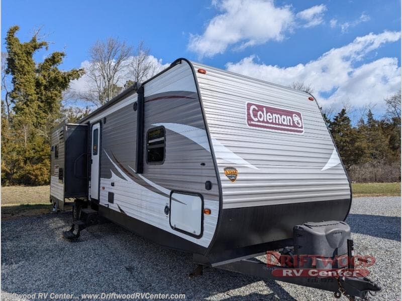 Used 2019 Coleman  Lantern Series 337BH available in Clermont, New Jersey