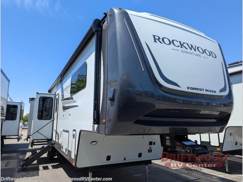 New 2026 Forest River Rockwood Signature 404SRK available in Clermont, New Jersey