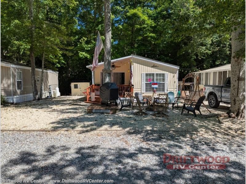 Used 2004 Dutchmen  Breckenridge 1238SS2BR available in Clermont, New Jersey