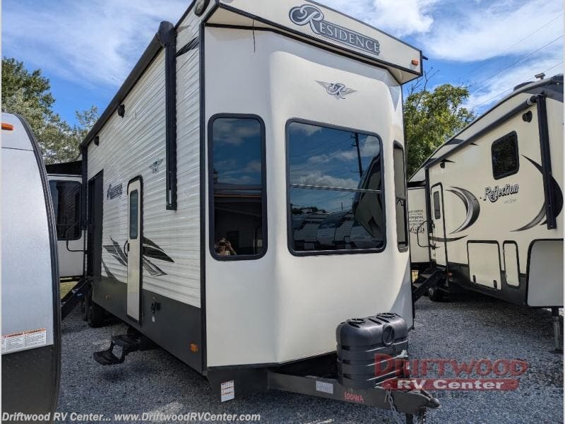 Used 2019 Keystone Residence 40FLFT available in Clermont, New Jersey