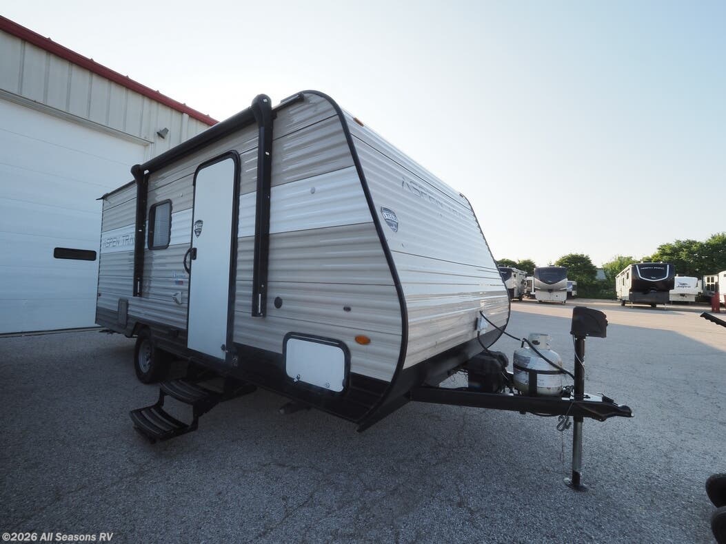 Used 2022 Dutchmen Aspen Trail 17BH available in Muskegon, Michigan