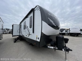 Used 2020 Forest River Rockwood Signature Ultra Lite 8332SB available in Kyle, Texas