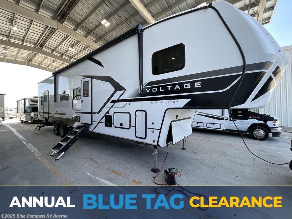 New 2025 Dutchmen Voltage V-Series 3800 available in Boerne, Texas