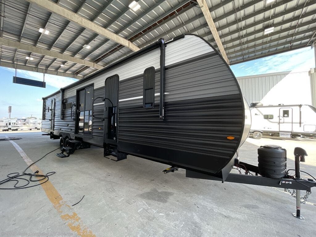 New 2026 CrossRoads Zinger 390DB available in Boerne, Texas