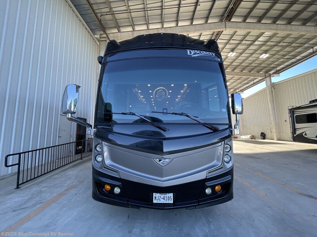 Used 2019 Fleetwood Discovery M44H available in Boerne, Texas