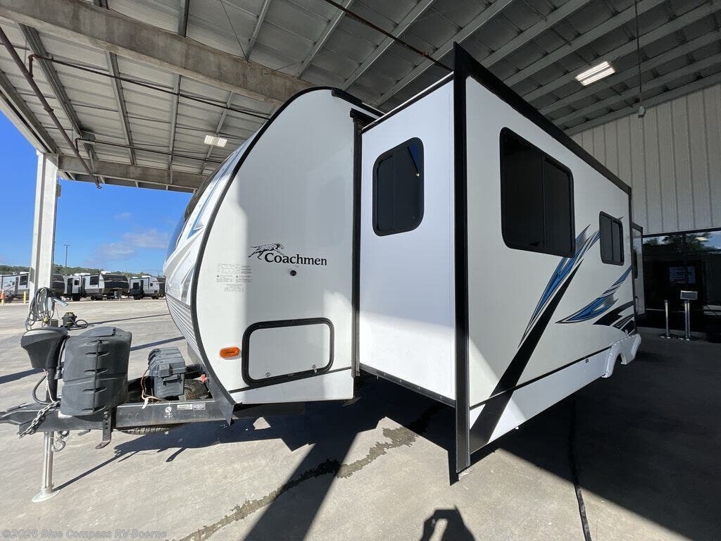 Used 2021 Coachmen Freedom Express Ultra Lite 259FKDS available in Boerne, Texas