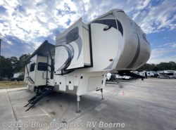Used 2018 Palomino Columbus F386FK available in Boerne, Texas