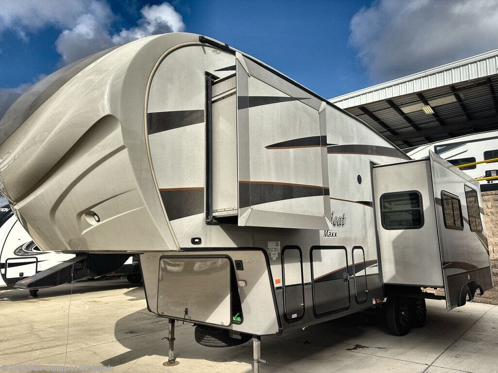 Used 2017 Forest River Wildcat 262RGX available in Seguin, Texas