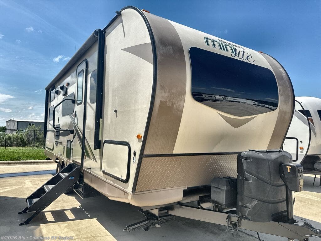 Used 2019 Forest River Rockwood Mini Lite 2509S available in Seguin, Texas