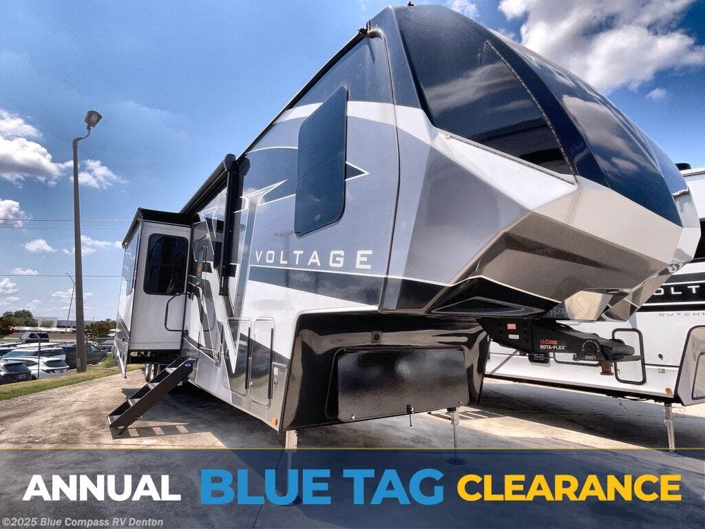 New 2025 Dutchmen Voltage 4225 available in Denton, Texas