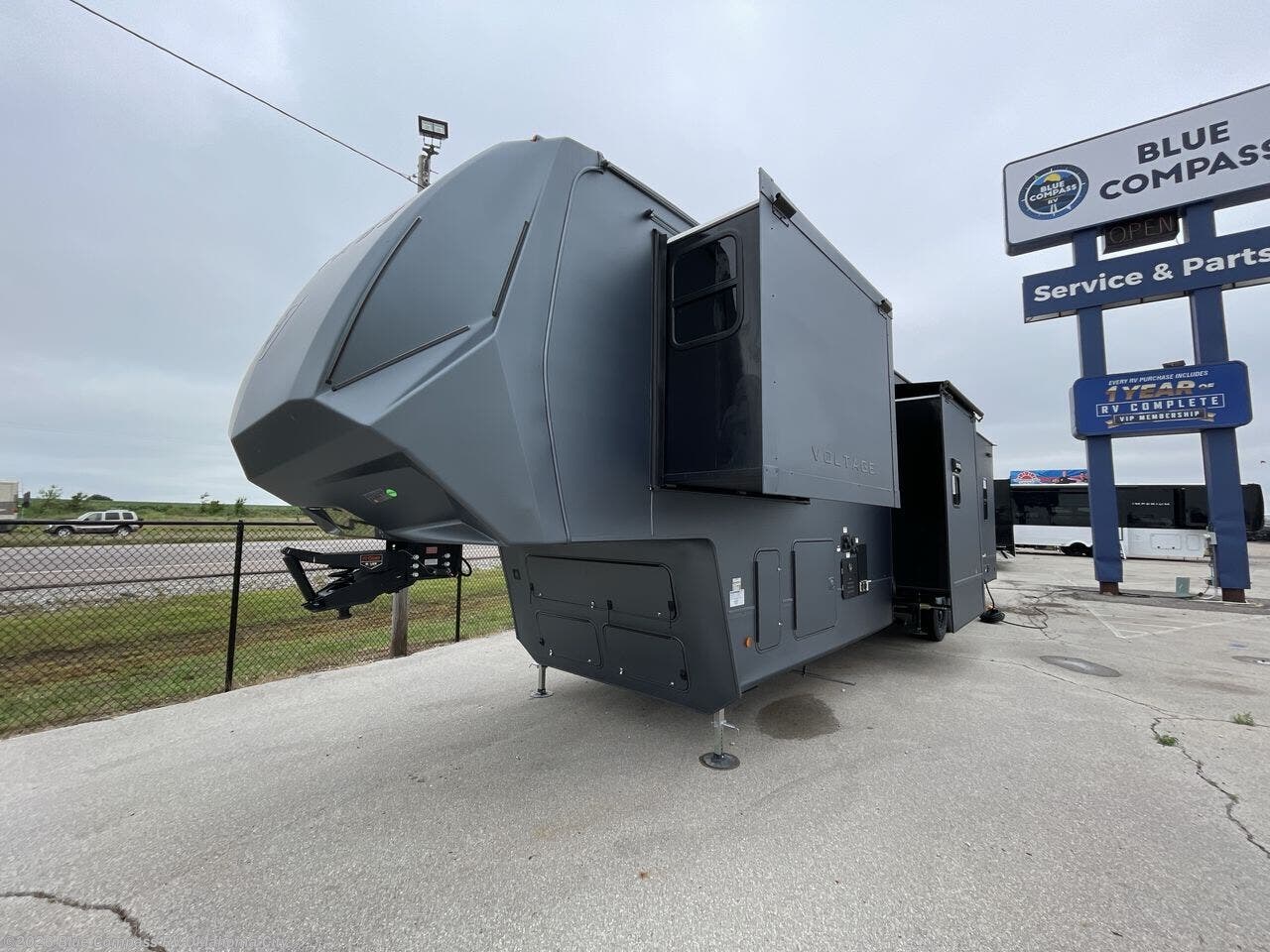 New 2026 Dutchmen Voltage V-Series 3850 available in Norman, Oklahoma