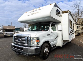 Used 2011 Four Winds International Chateau 31P available in Souderton, Pennsylvania