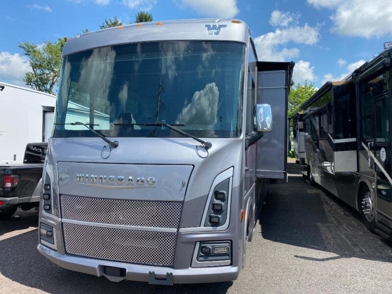 New 2025 Winnebago Sunstar 31B available in Souderton, Pennsylvania
