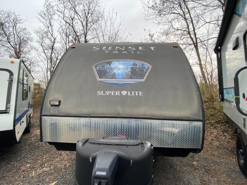 Used 2014  CrossRoads Sunset Trail Super Lite ST240BH by CrossRoads from Fretz RV in Souderton, PA