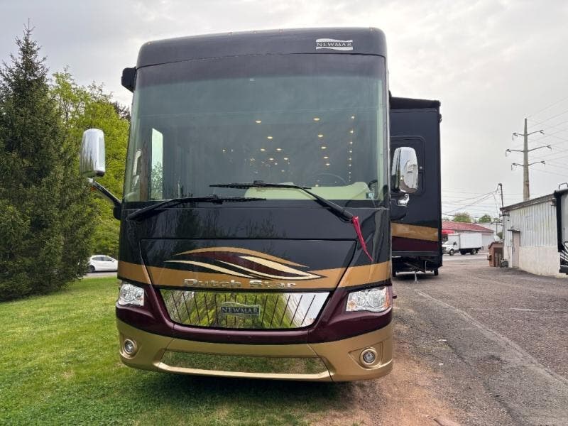 Used 2018 Newmar Dutch Star 4018 available in Souderton, Pennsylvania