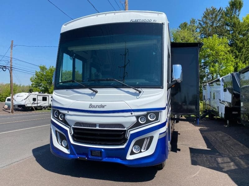Used 2025 Fleetwood Bounder 35K available in Souderton, Pennsylvania