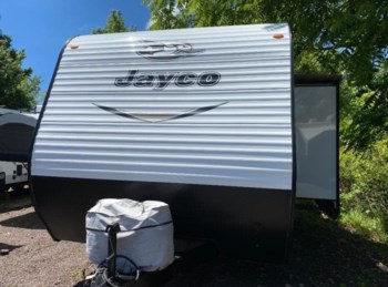 Used 2018 Jayco Jay Flight SLX 242BHS available in Souderton, Pennsylvania