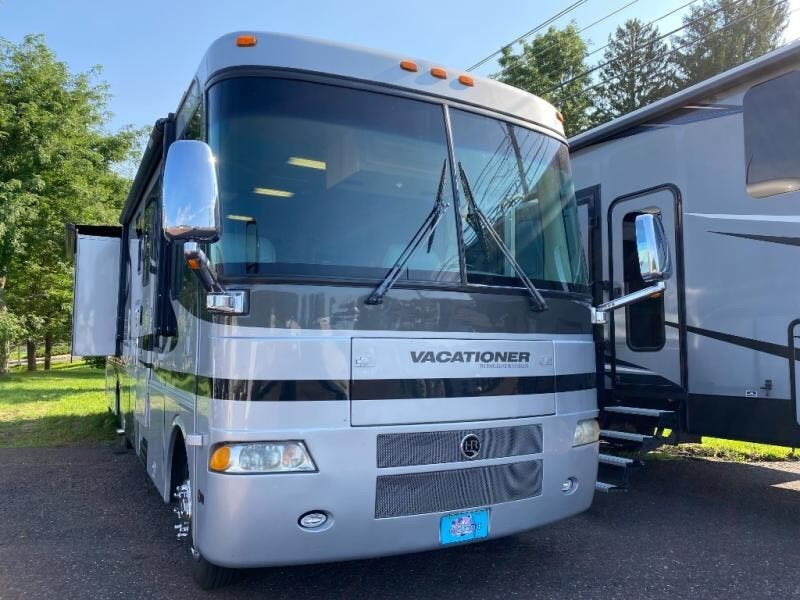 Used 2004 Holiday Rambler Vacationer 34 SBD available in Souderton, Pennsylvania
