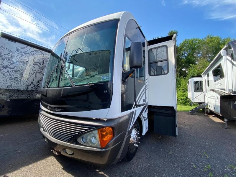 Used 2004 Fleetwood Pace Arrow MTRH. available in Souderton, Pennsylvania