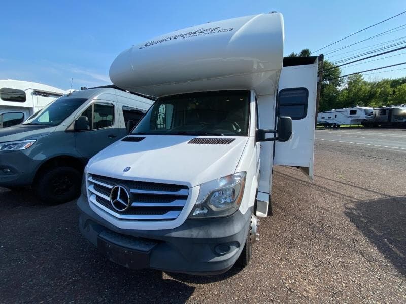 Used 2016 Forest River Sunseeker MBS MTRH. available in Souderton, Pennsylvania