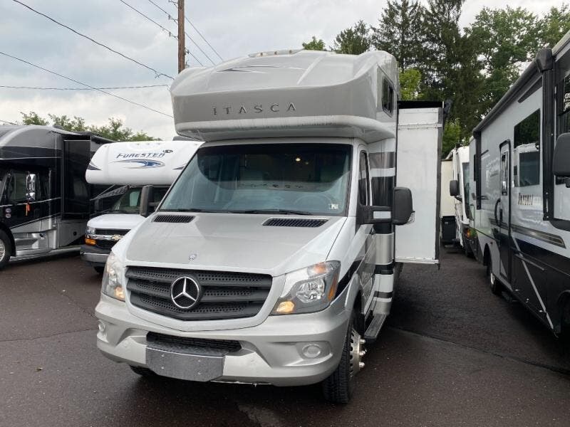 Used 2015 Itasca Navion MTRH. available in Souderton, Pennsylvania