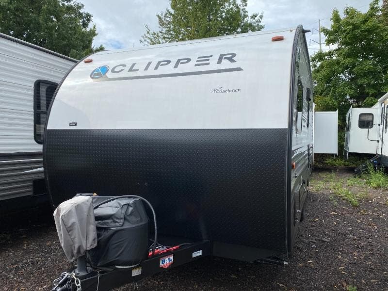 Used 2022 Coachmen Clipper Ultra-Lite 182DBU available in Souderton, Pennsylvania