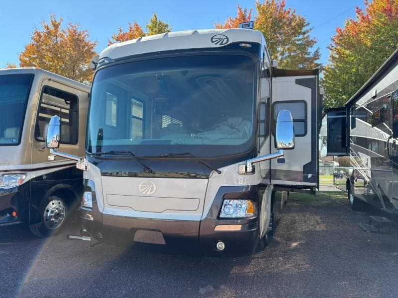 Used 2005 Monaco RV Signature Series MTRH. available in Souderton, Pennsylvania