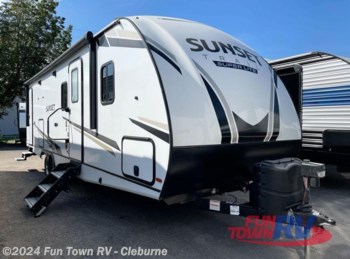 Used 2022 CrossRoads Sunset Trail Super Lite 272BH available in Cleburne, Texas