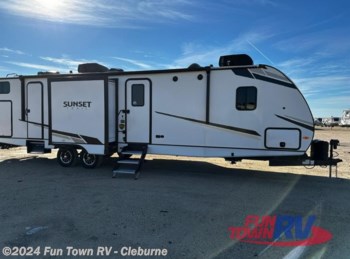 Used 2023 CrossRoads Sunset Trail SS331BH available in Cleburne, Texas