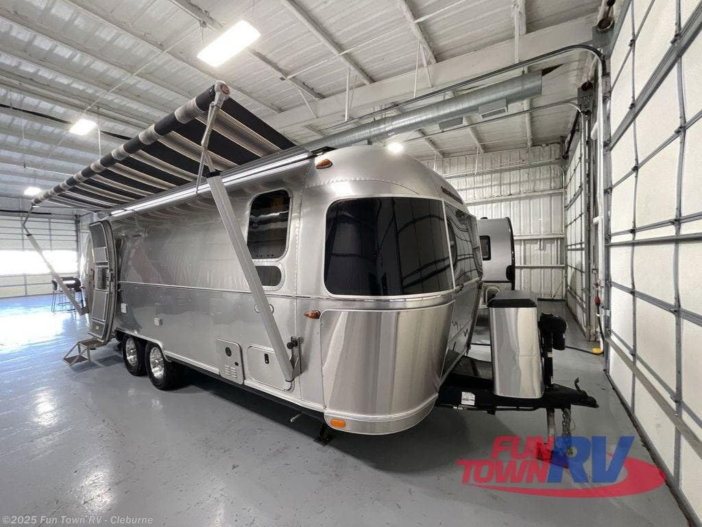Used 2023 Airstream Globetrotter 25FB available in Cleburne, Texas