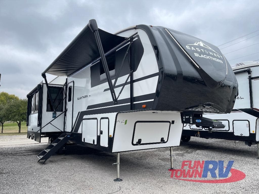 Used 2024 East to West Blackthorn 3700BH-OK available in Cleburne, Texas