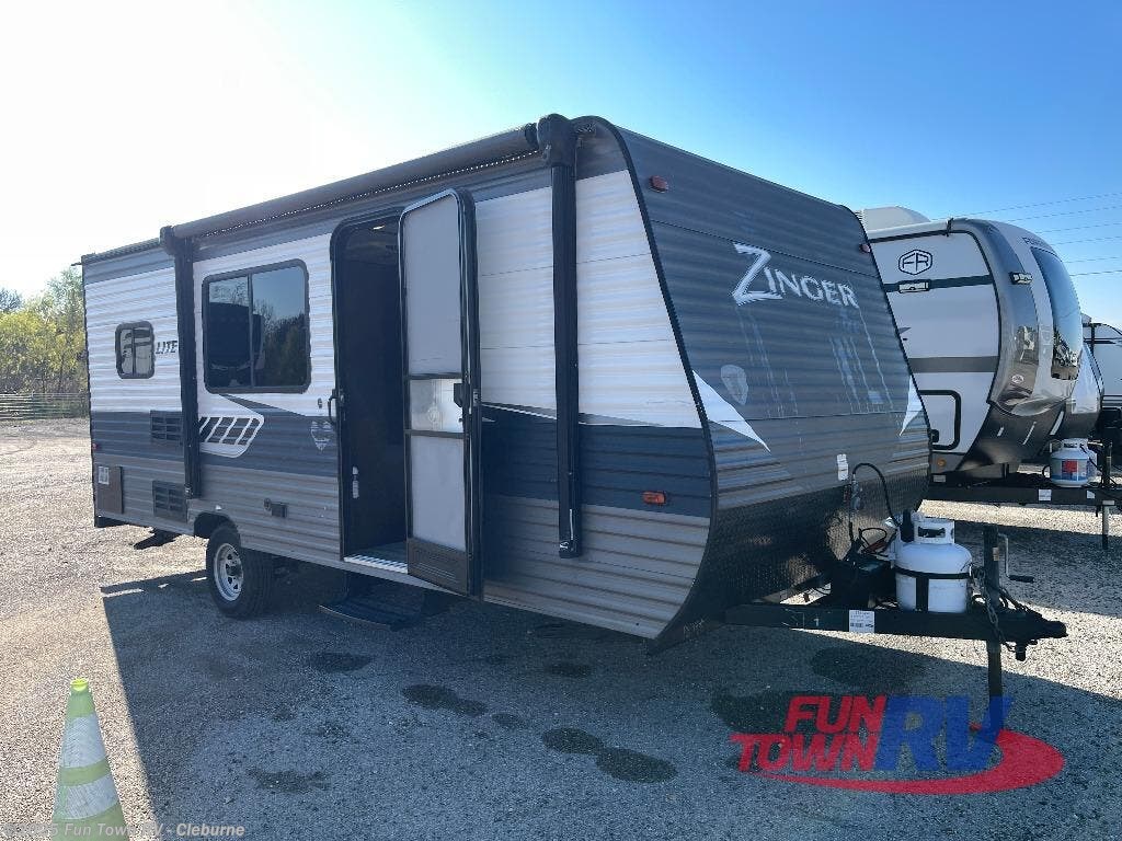 Used 2018 CrossRoads Zinger Lite 18RK available in Cleburne, Texas