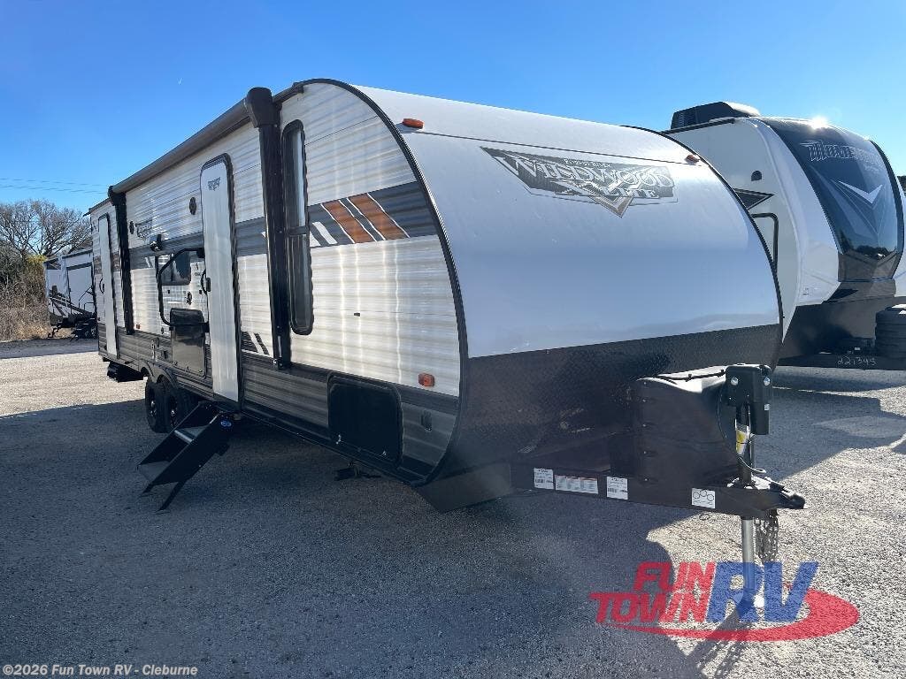 Used 2022 Forest River Wildwood X-Lite 263BHXL available in Cleburne, Texas