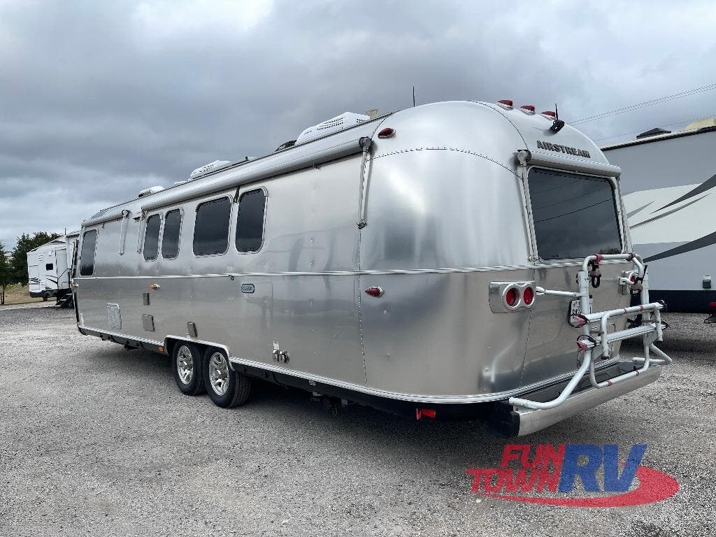 Used 2020 Airstream  Queen Series 33FB QUEEN available in Cleburne, Texas