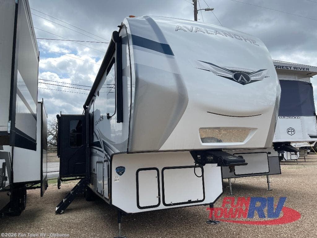Used 2022 Keystone Avalanche 322RL available in Cleburne, Texas