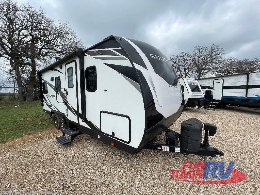Used 2023 Heartland Sundance Ultra Lite 21HB available in Cleburne, Texas