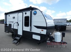 Used 2021 Coachmen Clipper Ultra-Lite 17FQS available in Brownstown Township, Michigan