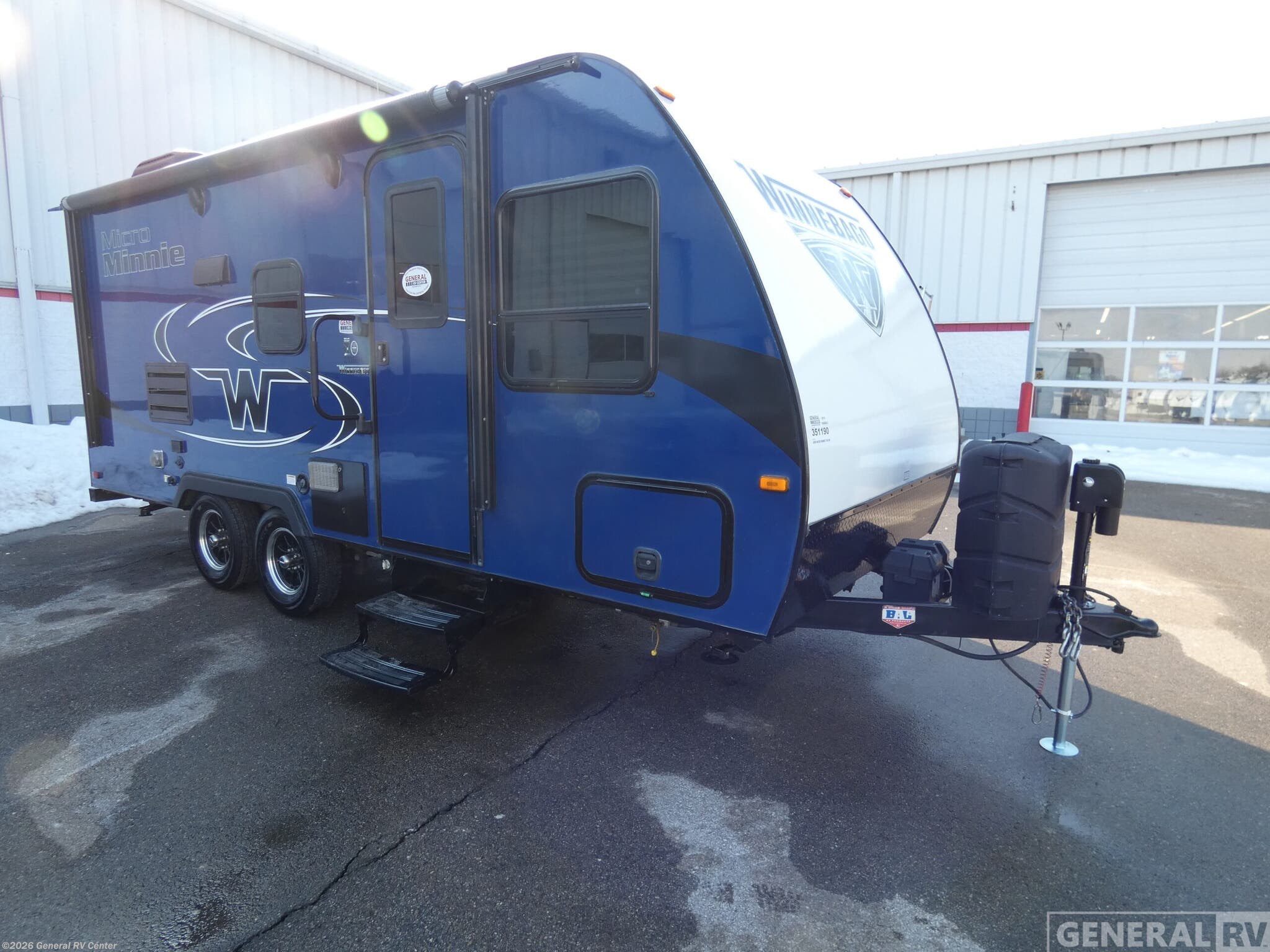 Used 2018 Winnebago Micro Minnie 2100BH available in Brownstown Township, Michigan