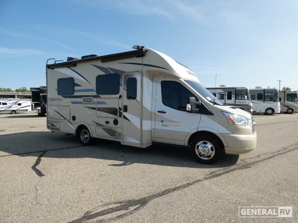 Used 2018 Thor Motor Coach Gemini 23TK available in Brownstown Township, Michigan