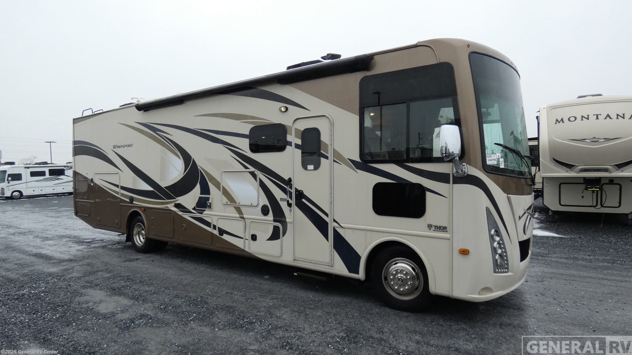 Used 2017 Thor Motor Coach Windsport 34F available in Brownstown Township, Michigan