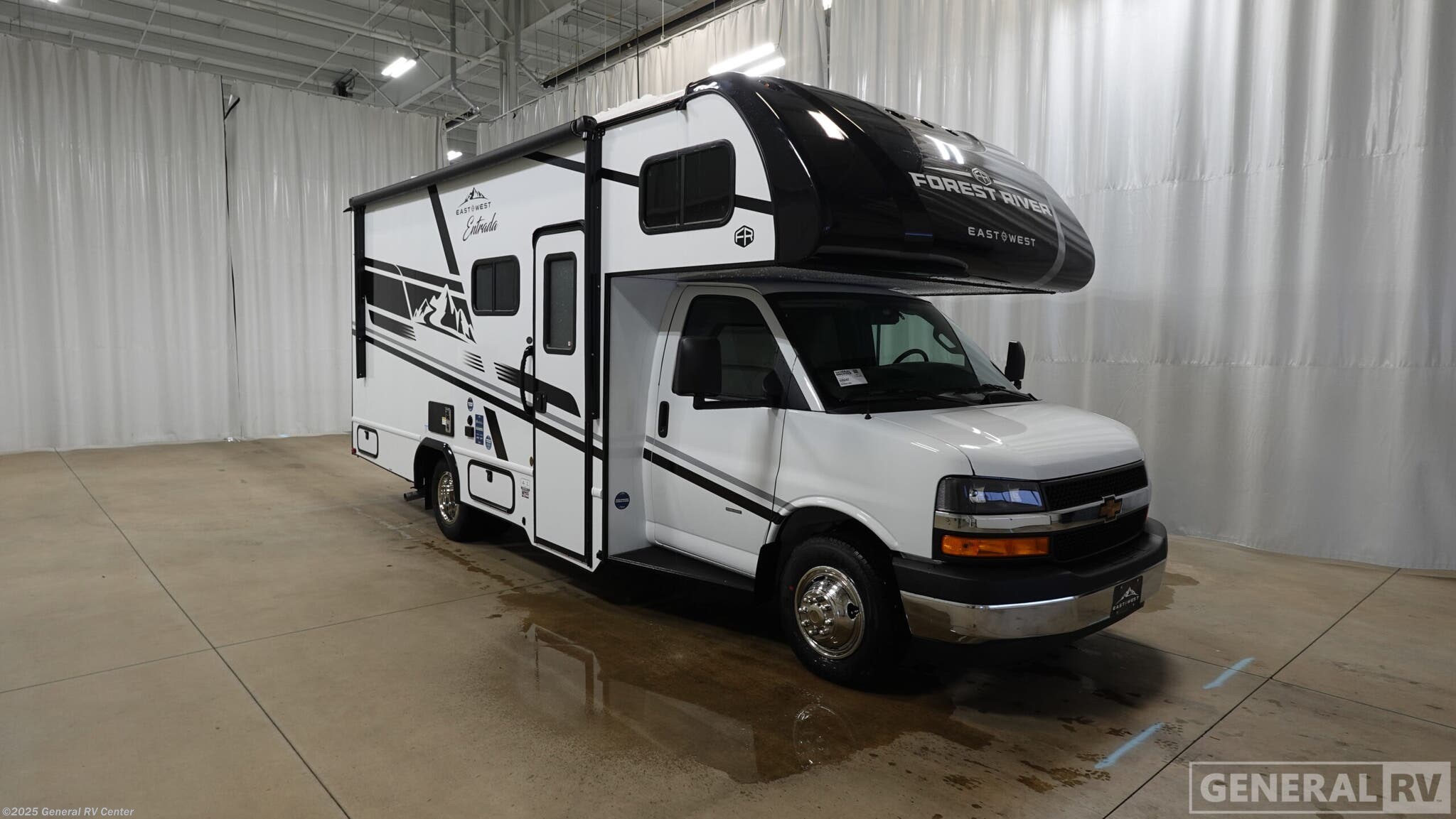 New 2026 East to West Entrada 220S available in Mount Clemens, Michigan