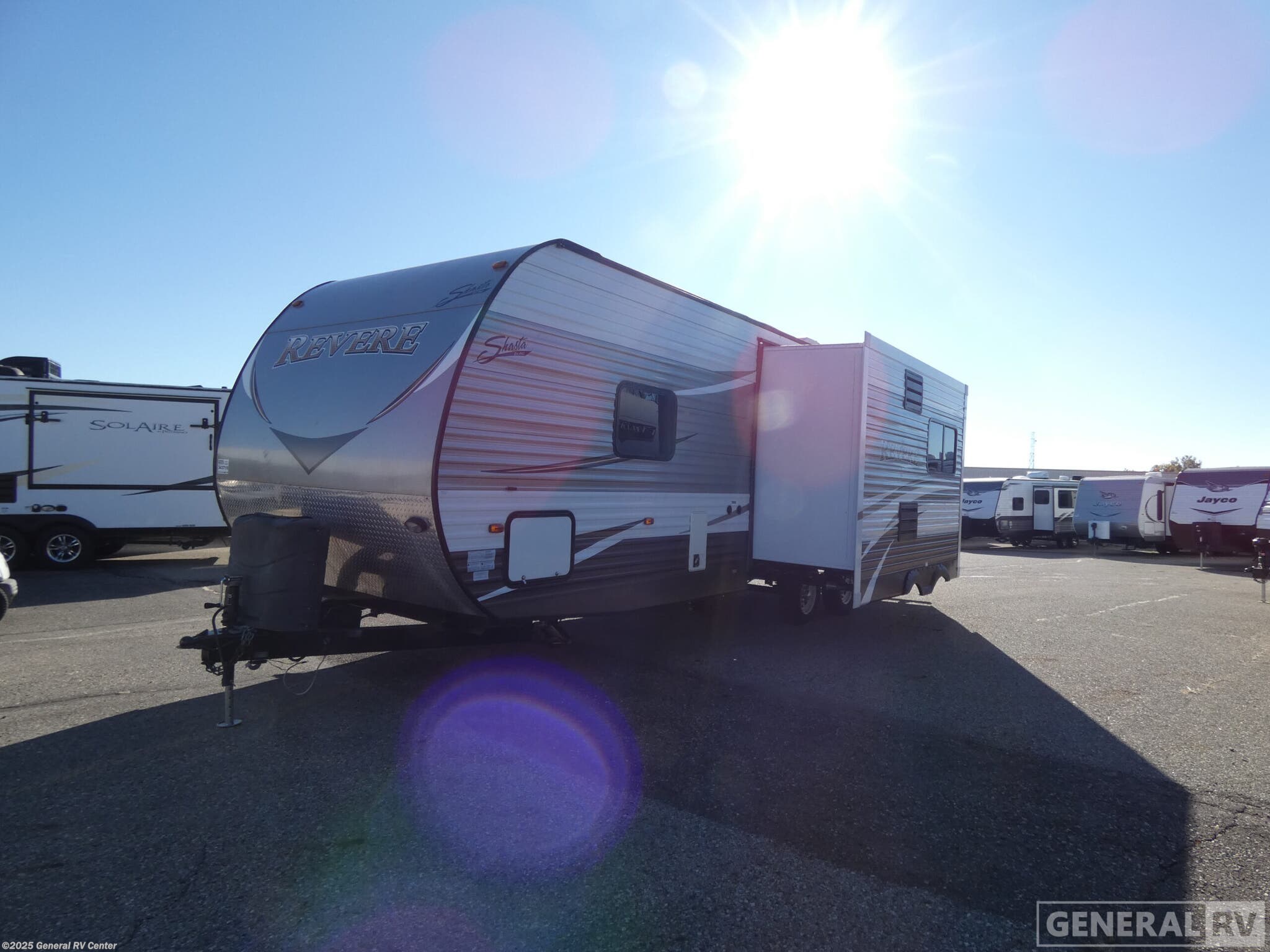 Used 2016 Shasta Revere 29SK available in Mount Clemens, Michigan