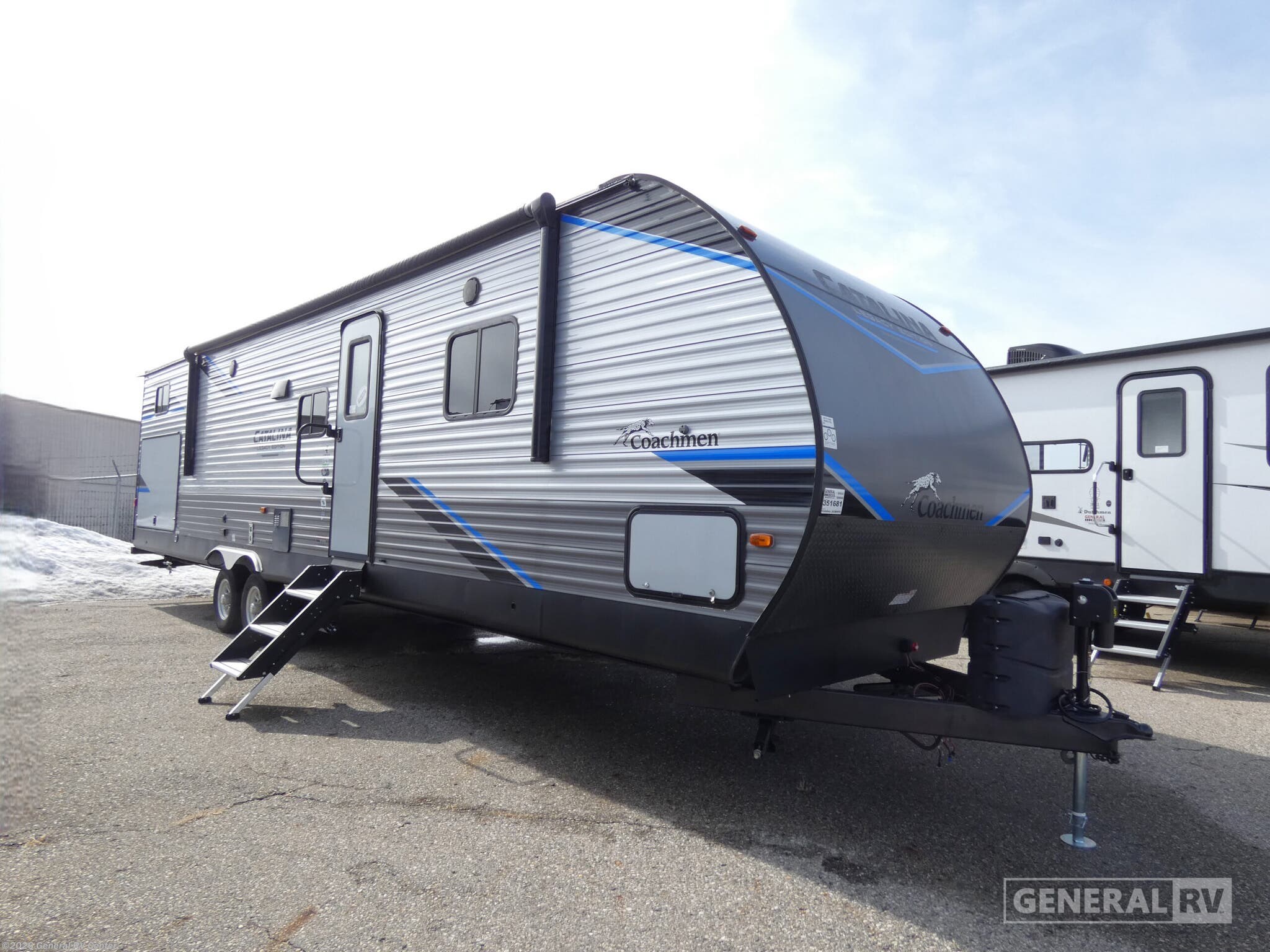 Used 2022 Coachmen Catalina LEGACY 343BHTSCK available in Mount Clemens, Michigan